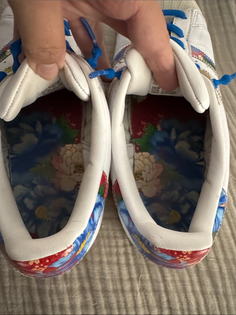adidas women’s Superstar sneaker: rare Floral Twist Stripes design FW3692 - 9M - Picture 7 of 8